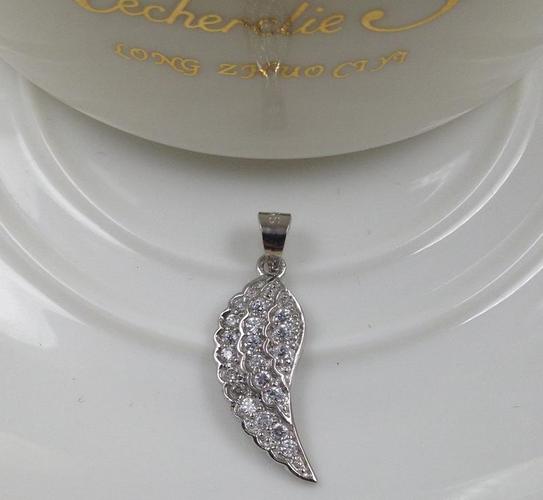 提供的925纯银镶嵌锆天使翼吊坠|羽毛吊坠|品牌热销珠宝首饰|出口产品